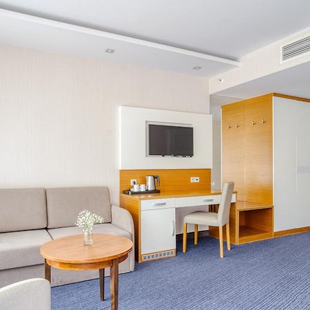 Hotel Dom Zdrojowy Resort & Spa - Destigo Hotels 야스타르니아 외부 사진