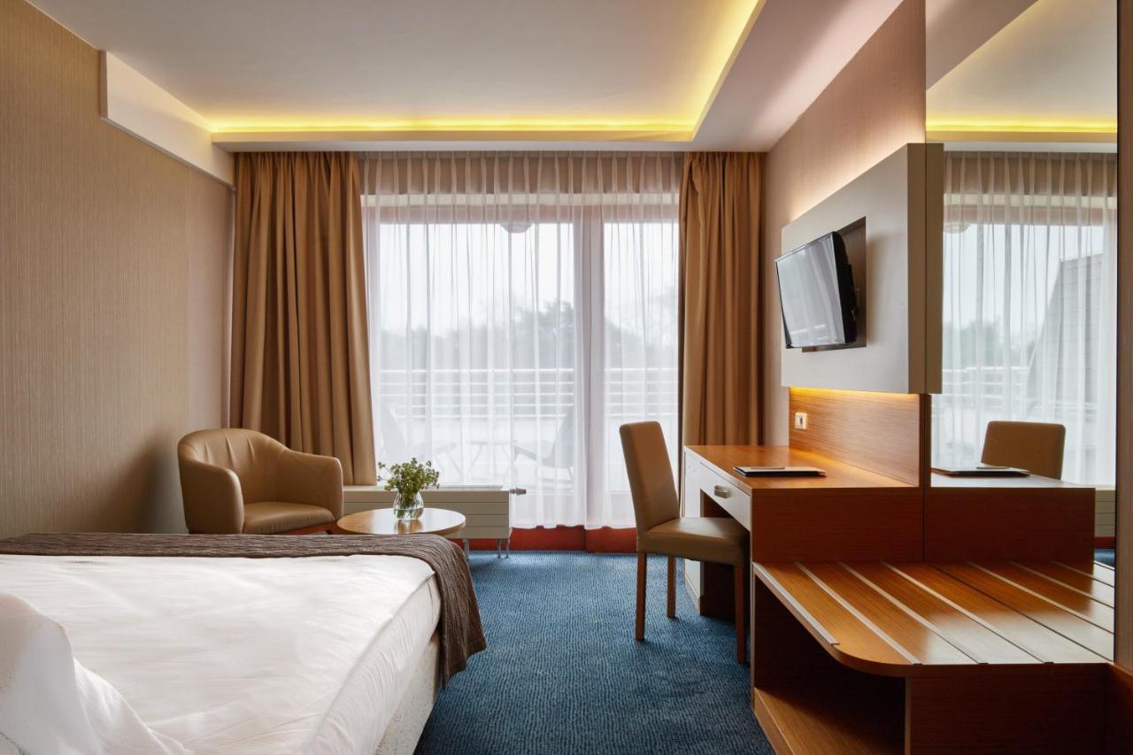 Hotel Dom Zdrojowy Resort & Spa - Destigo Hotels 야스타르니아 외부 사진
