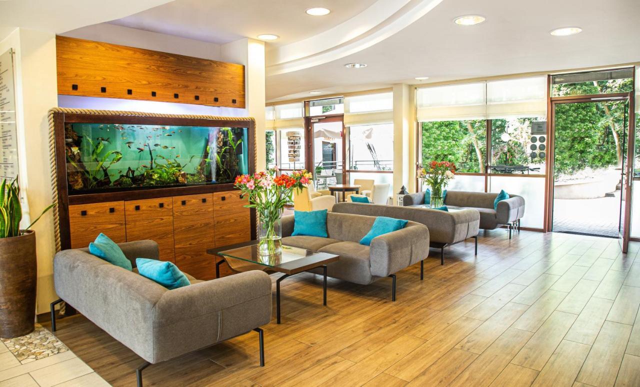 Hotel Dom Zdrojowy Resort & Spa - Destigo Hotels 야스타르니아 외부 사진
