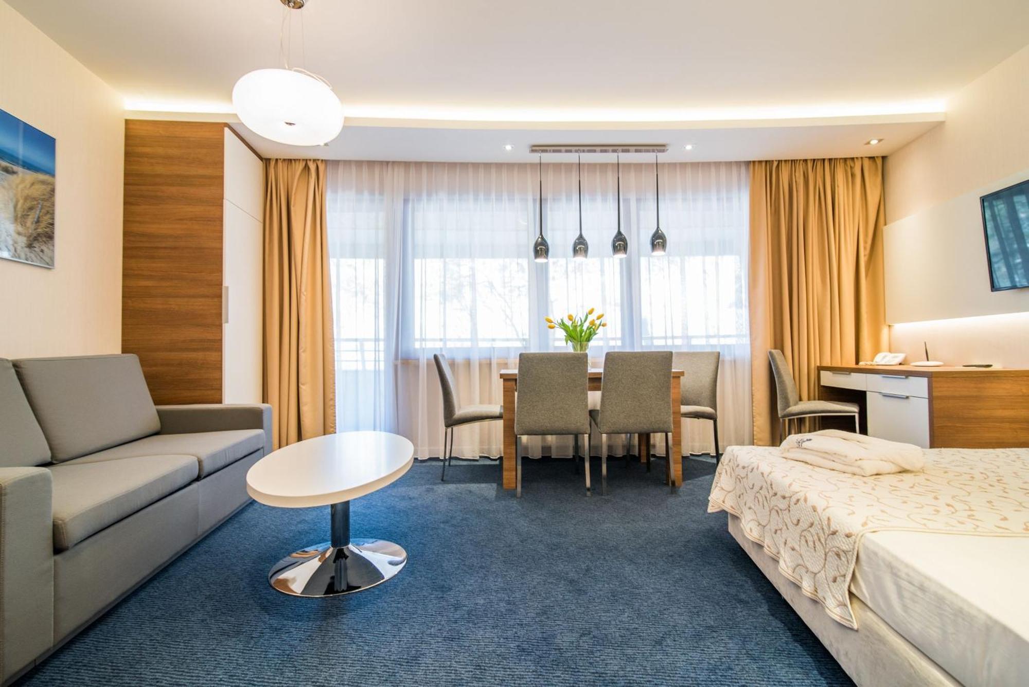Hotel Dom Zdrojowy Resort & Spa - Destigo Hotels 야스타르니아 외부 사진