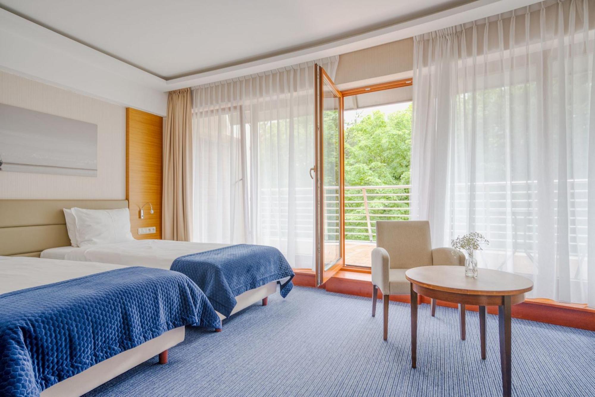 Hotel Dom Zdrojowy Resort & Spa - Destigo Hotels 야스타르니아 외부 사진