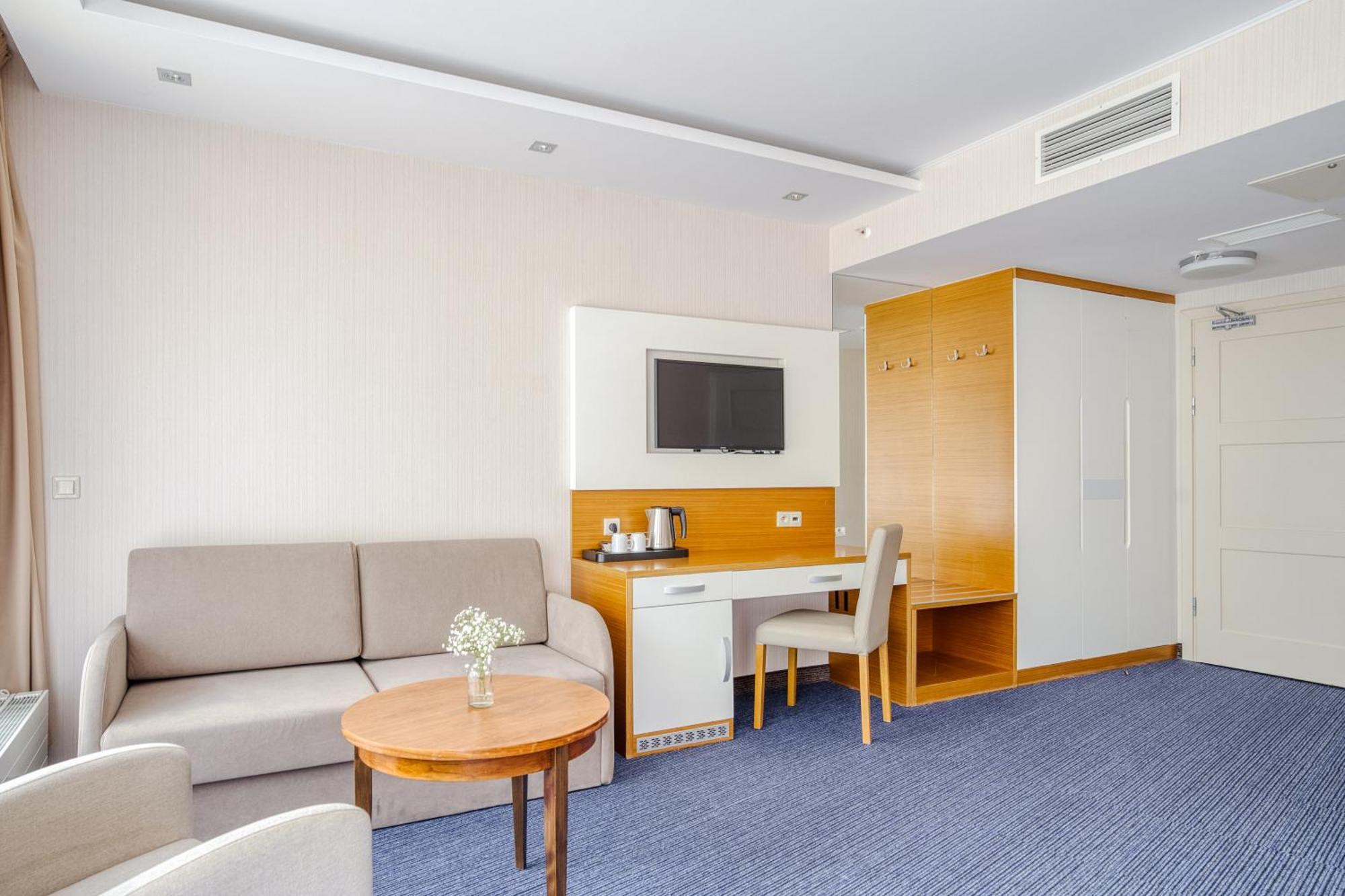 Hotel Dom Zdrojowy Resort & Spa - Destigo Hotels 야스타르니아 외부 사진