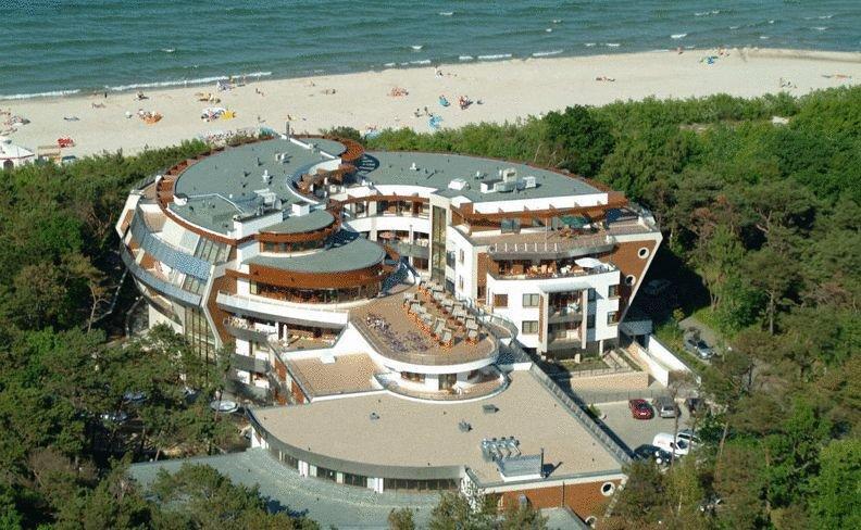 Hotel Dom Zdrojowy Resort & Spa - Destigo Hotels 야스타르니아 외부 사진