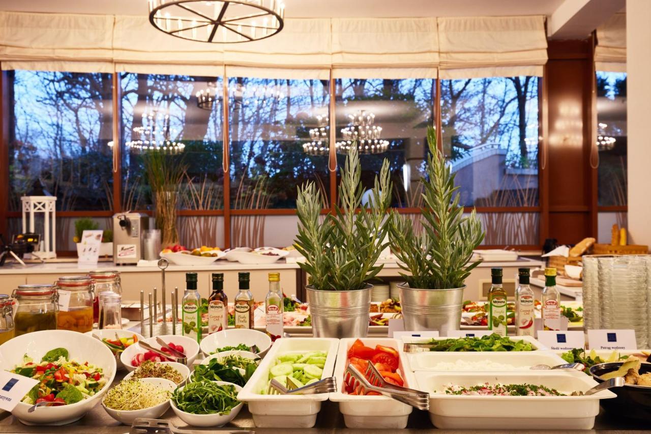 Hotel Dom Zdrojowy Resort & Spa - Destigo Hotels 야스타르니아 외부 사진